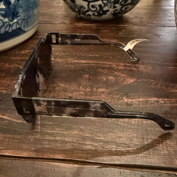 NWT Quay Shield POLARIZED Sunglasses GO OFF Black - Picture 6 of 9